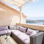 דירה Two-bedroom With Sea View 04