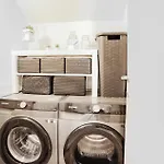 דירה Two-bedroom With Sea View 04 *