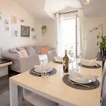דירה Two-bedroom With Sea View 04